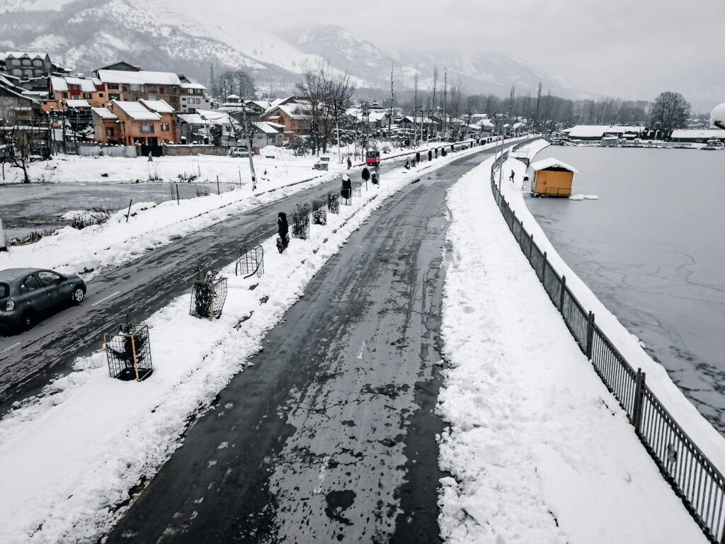 Kashmir Travel Guide